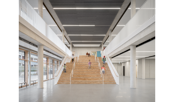 Blick in die Aula Neue Grundschule Lehe Quelle: Markus Bredt